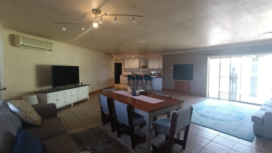 To Let 3 Bedroom Property for Rent in Rouxville Western Cape